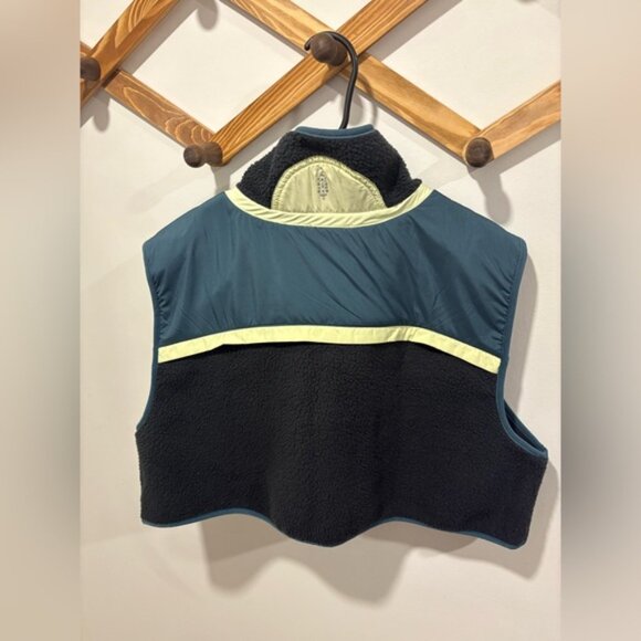 Free People Movement Hit the Slopes Cropped Fleece Vest. - Picture 3 of 5
